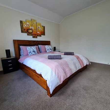 Hidden Gem And Entire Bungalow In Central Hutt Vila Lower Hutt Exterior foto