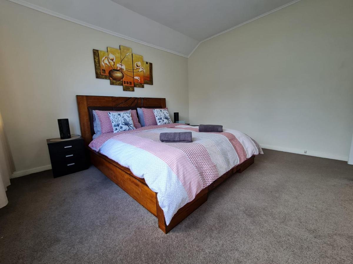 Hidden Gem And Entire Bungalow In Central Hutt Vila Lower Hutt Exterior foto